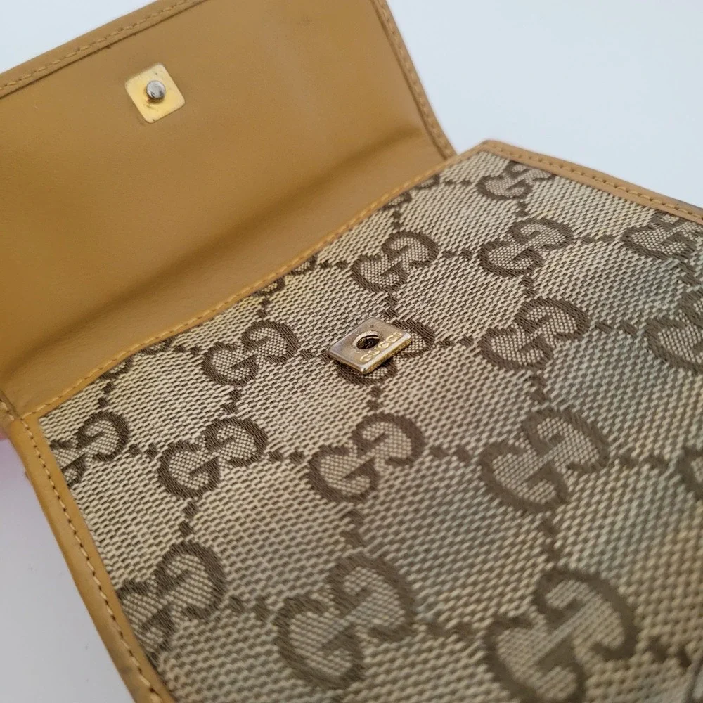 Gucci GG Canvas Bifold Compact Wallet Tan Leather Monogram 035-4463-2146 Vintage
